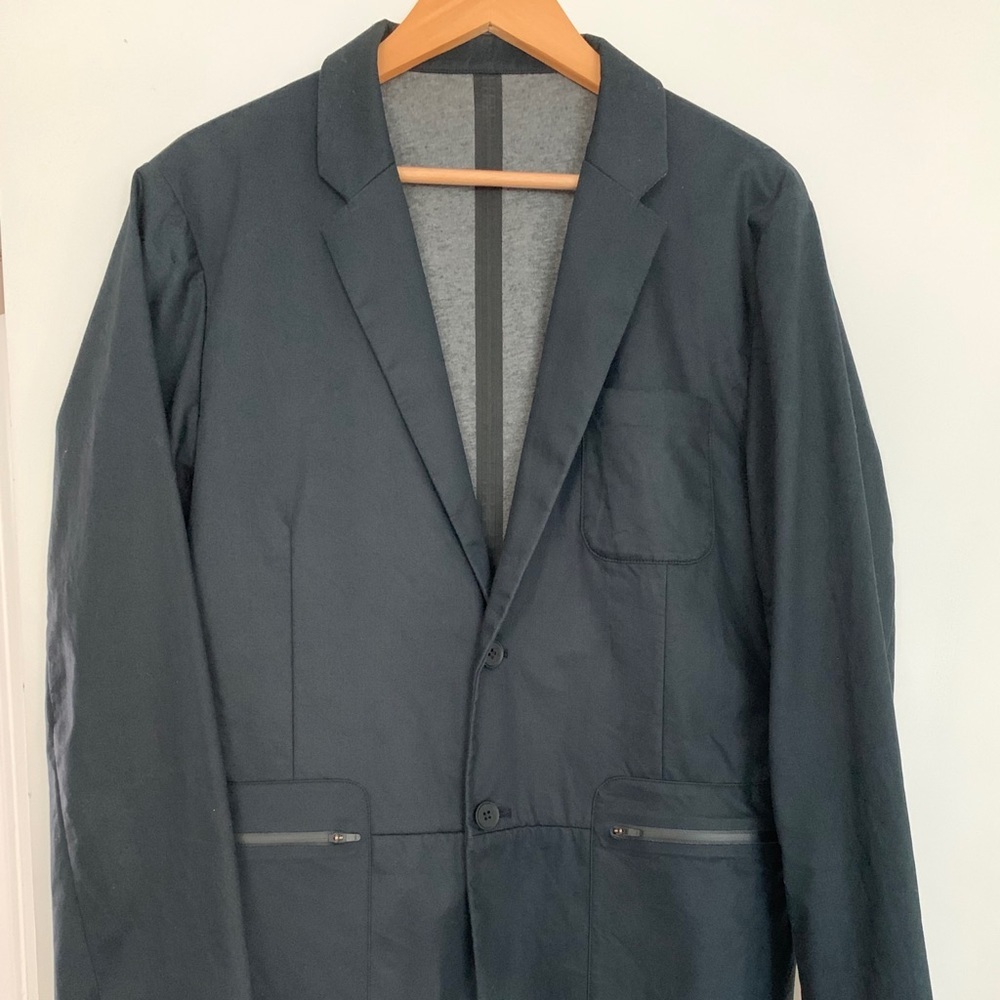UAS Navy sport coat, size large